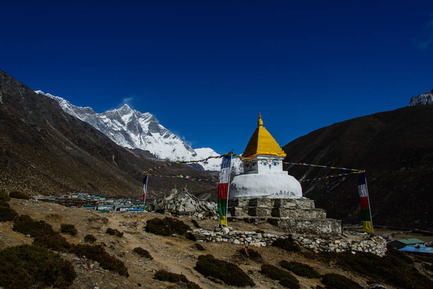 Trekking no Nepal, Himalaia
 - Foto, Imagem