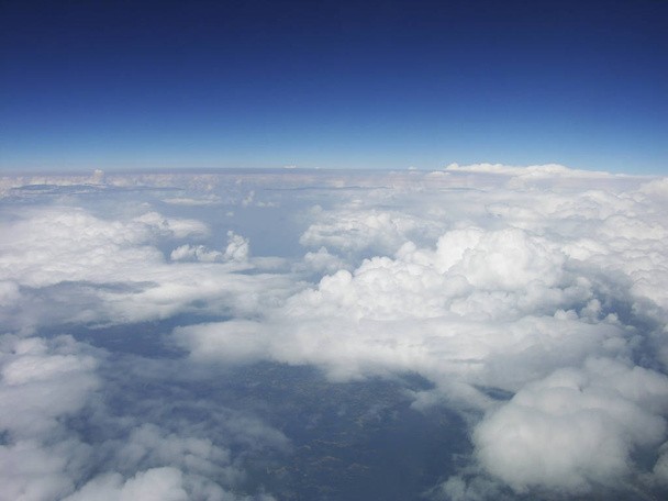           Bulutların üstünde. Güzel manzara ufuk - Fotoğraf, Görsel