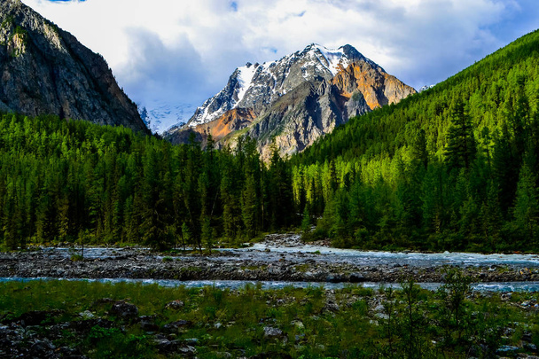 Mountain Altai is the most beautiful place in the world - Zdjęcie, obraz