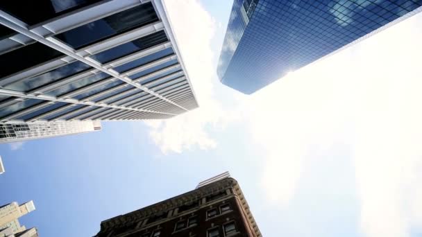Şehir gökdelenlerin yüksek açılı görünüş - Video, Çekim