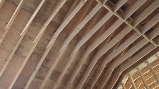 Struttura in legno della casa per una casa in progresso un nuovo legno di sviluppo
 - Filmati, video