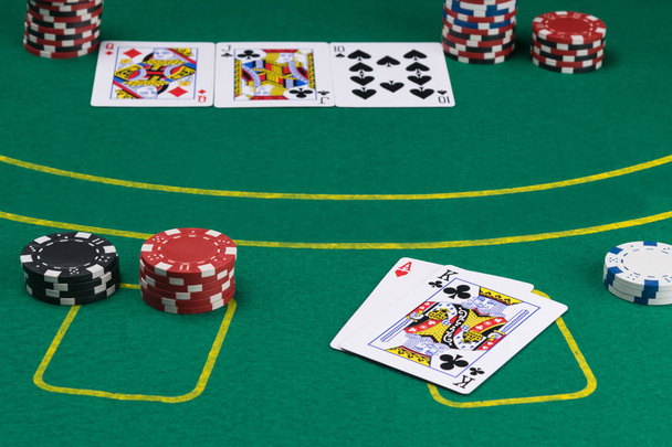 green poker field with cards and chips - Foto, Bild