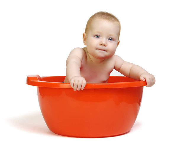 Милый ребенок в ванной
 - Фото, изображение