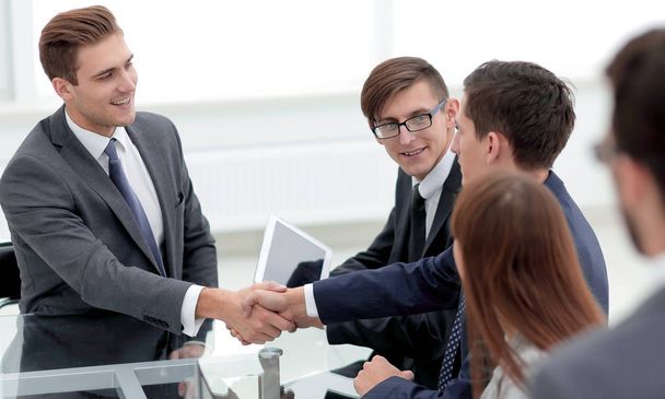 parceiros de negócios handshake em uma reunião - Foto, Imagem