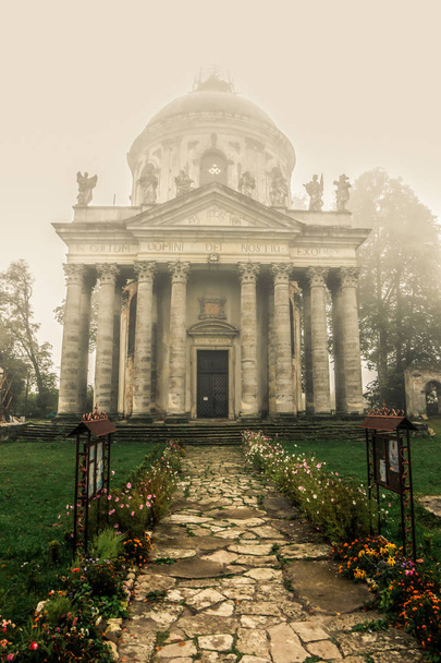 Roman Catholic church Exaltation of the Holy and St. Joseph, Lviv - Foto, afbeelding