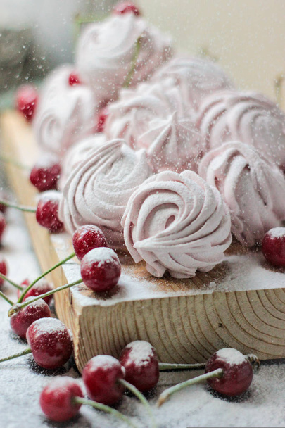homemade natural cherry marshmallow - Foto, afbeelding
