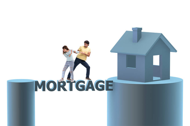 Concepto de préstamo hipotecario familiar para vivienda
 - Foto, imagen