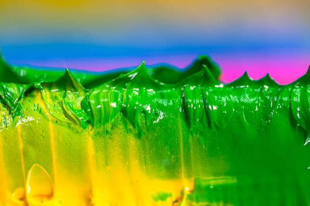 közelről sárga és zöld szín keverés a nyomtató kezelni - Fotó, kép