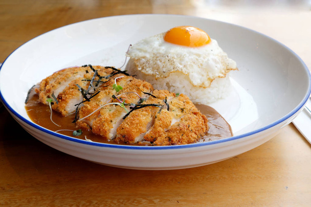Delicioso frango Katsu Curry
 - Foto, Imagem
