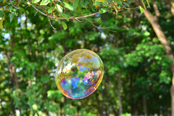 Мильні бульбашки, вид крупним планом
 - Фото, зображення