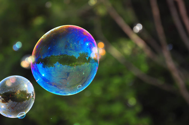 Мильні бульбашки, вид крупним планом
 - Фото, зображення