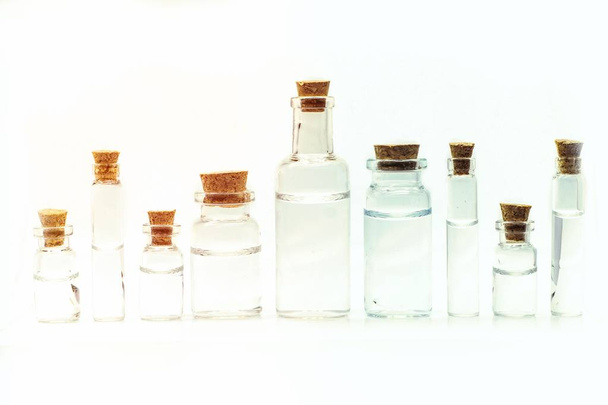 Közelről üveg mérési főzőpoharak tudományos kísérlet háttér - Fotó, kép