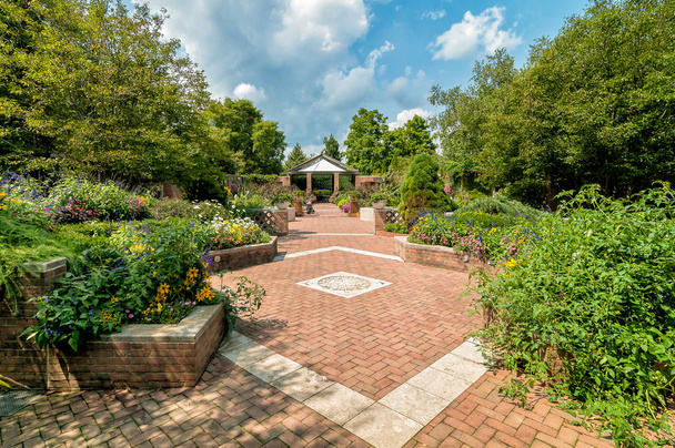 Zone de jardins du patio à la Chicago Botanic Garden, Glencoe, Illinois, é.-u. - Photo, image