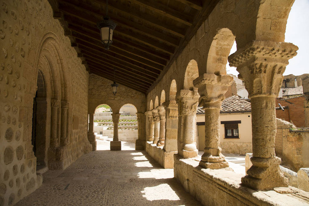 Романський церкву в Сан Естебан de Gormaz-Сорія, Іспанія - Фото, зображення