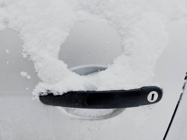 Dirty car in snow - Fotografie, Obrázek