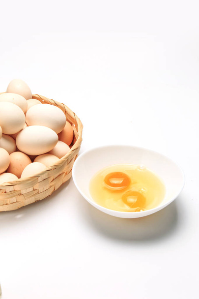 Κρυστάλλινα, λεία και στρογγυλά αβγά - Φωτογραφία, εικόνα
