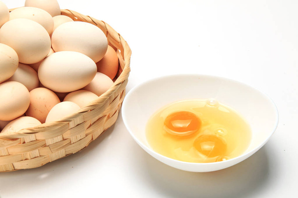 Huevos cristalinos, lisos y redondos
 - Foto, imagen