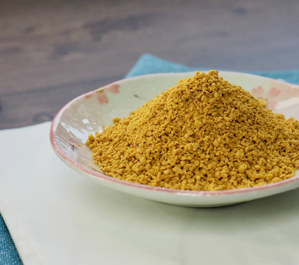Żółty proszek curry w płycie - Zdjęcie, obraz