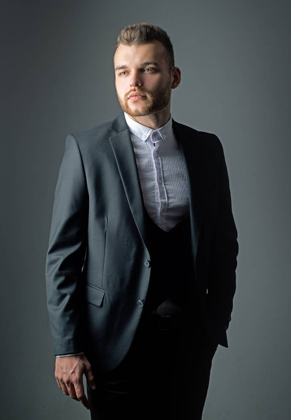 Metrosexual. Elegant man in suit. Modern man suit fashion. Man in classic suit shirt. Business confident. Portrait of handsome serious male model. - Фото, зображення