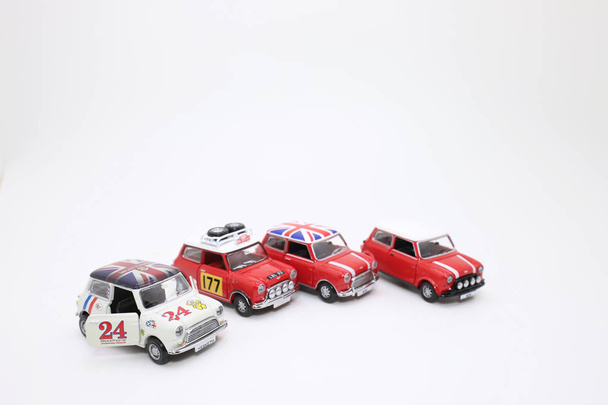 uma escala de carro de brinquedo de Mini Cooper
  - Foto, Imagem