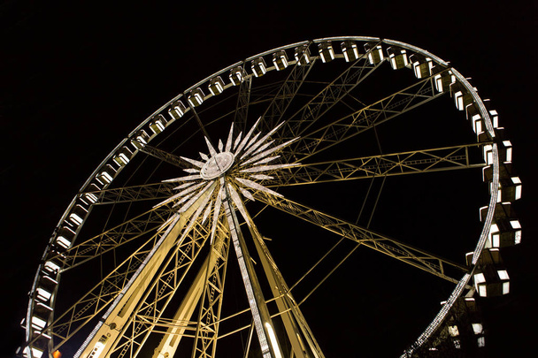 ferris wheel in the night sky - Foto, Imagen