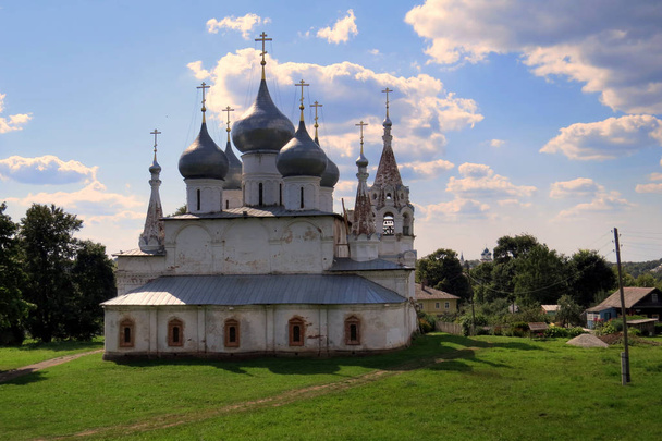 Tutaev town. Holy Cross Cathedral (XV century). Yaroslavl Region. Russia. - Foto, imagen