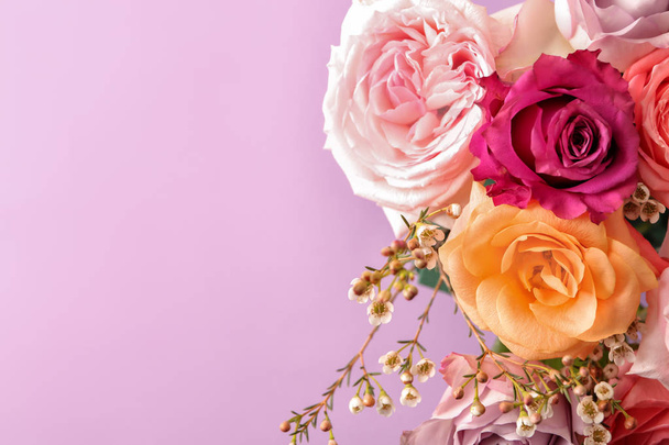 Beautiful roses on color background - Foto, Imagem