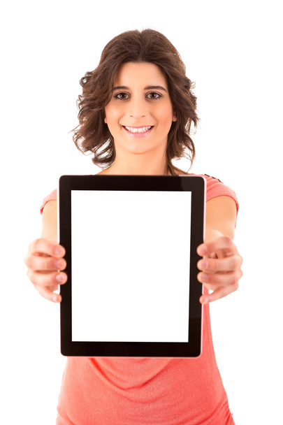 Gelukkig jonge vrouw presenteren een tablet pc - Foto, afbeelding