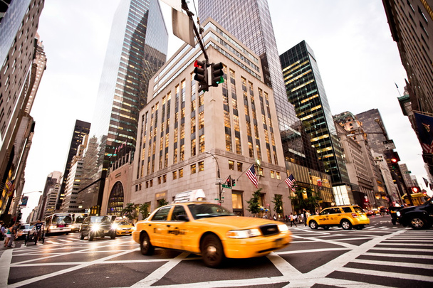 Yellow taxis in New York - 写真・画像