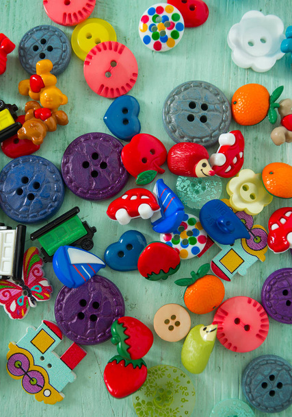 pile of colorful buttons - Foto, afbeelding