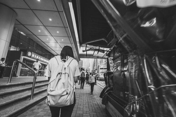 香港の雑踏の黒と白のイメージ  - 写真・画像