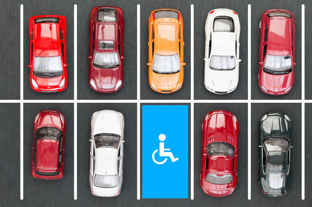 障害者用の駐車場の平面図 - 写真・画像