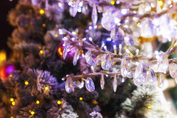 bir Noel ağacına asılı Noel oyuncaklar - Fotoğraf, Görsel