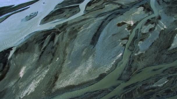 Vista aérea del agua de deshielo glaciar de un delta del río, Islandia
 - Imágenes, Vídeo