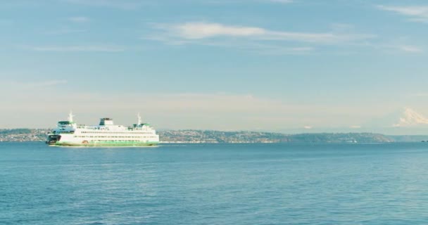 Vista al mar de la montaña de ferry - Metraje, vídeo