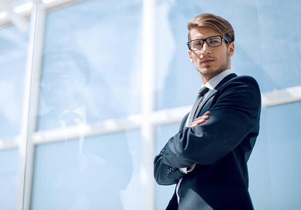 confident businessman looking at you - Photo, image