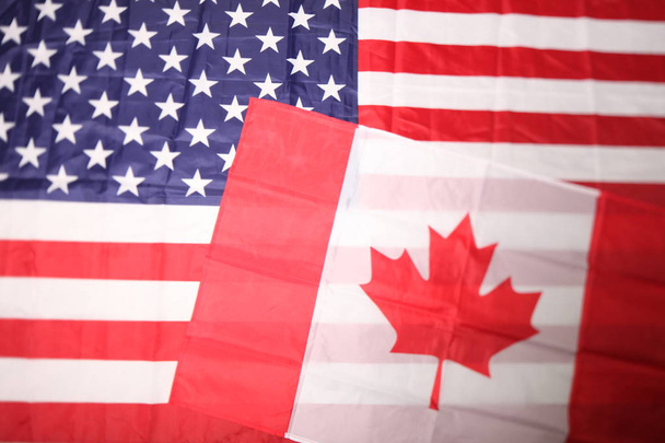 Amerikaanse en Canadese vlag - Foto, afbeelding