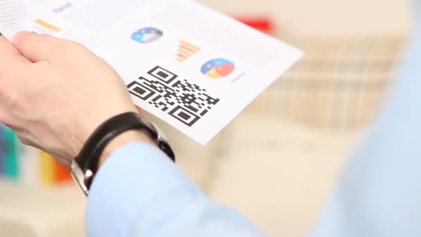 QR code scan on smartphone without zooming - Footage, Video