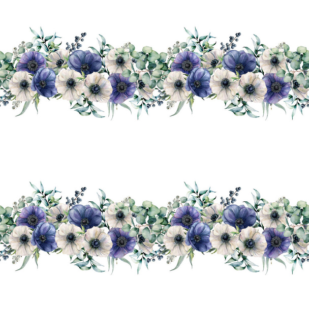 Ακουαρέλα σύνορα άνευ ραφής με μπλε και λευκές ανεμώνες. Ζωγραφισμένα στο χέρι λουλούδια με φύλλα ευκαλύπτου και τα κλαδιά, τα μούρα που απομονώνονται σε λευκό φόντο. Floral κομψή εικόνα για το σχεδιασμό, εκτύπωση - Φωτογραφία, εικόνα