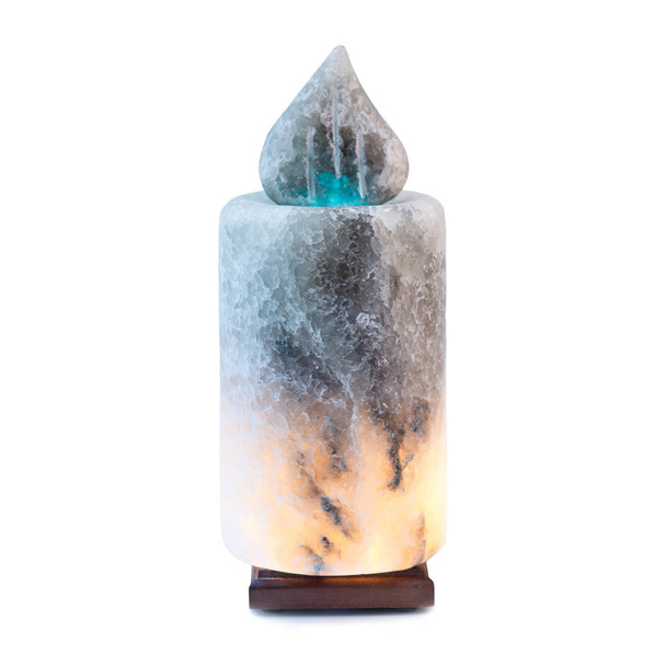 Lámpara clorhídrica de un trozo integral de sal sobre un fondo blanco
. - Foto, imagen