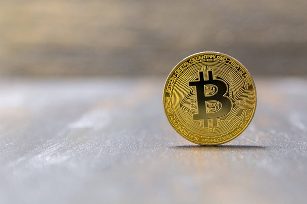  golden bitcoin  on background - Foto, Bild