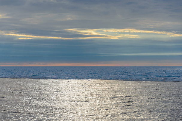 Arctic landscape - sea surface with ice floe - Φωτογραφία, εικόνα
