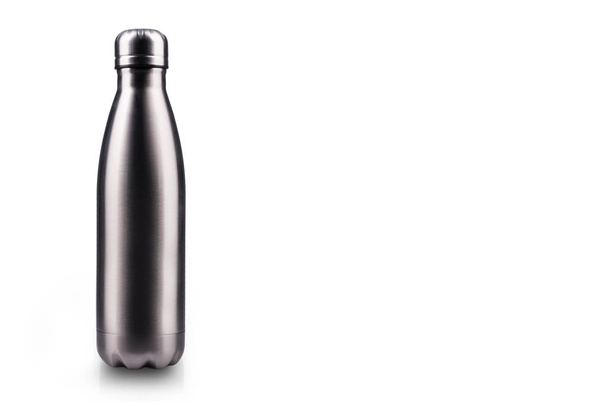 Пляшка з нержавіючої води термос, ізольована на білому тлі. Срібний колір
 - Фото, зображення