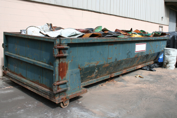 alter Müllcontainer - Foto, Bild