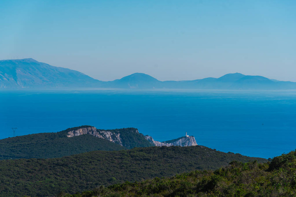 picturesque overview of bay surrounded with mountains - Φωτογραφία, εικόνα