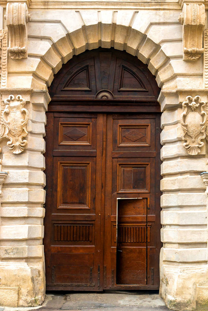 La textura de la puerta en la antigua casa - Foto, Imagen