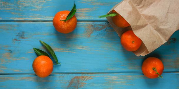 mandarinas frescas y jugosas frutas cítricas (clementina). Parte superior
 - Foto, imagen