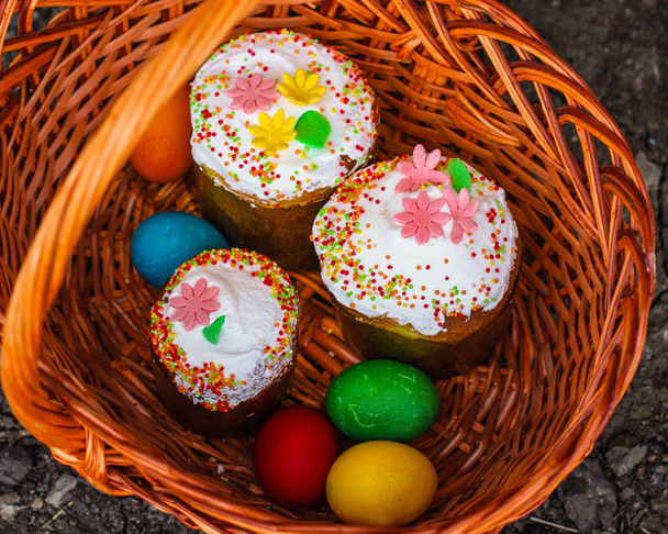  Τούρτα του Πάσχα και Πασχαλινό αυγό. φόντο τροφίμων - Φωτογραφία, εικόνα