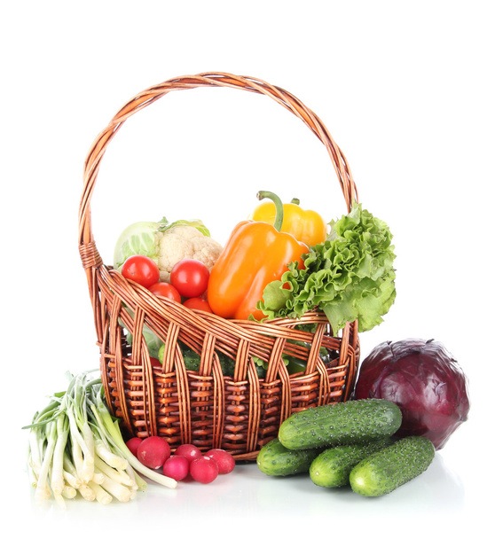 Fresh vegetables in wicker basket isolated on white - Foto, afbeelding