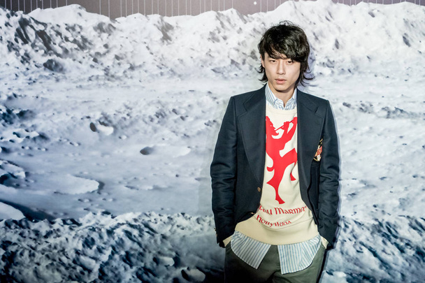 Japanilainen malli ja näyttelijä Kentaro Sakaguchi saapuu Guccin mainostapahtumaan Shanghaissa, Kiinassa, 10 Lokakuu 2018
. - Valokuva, kuva